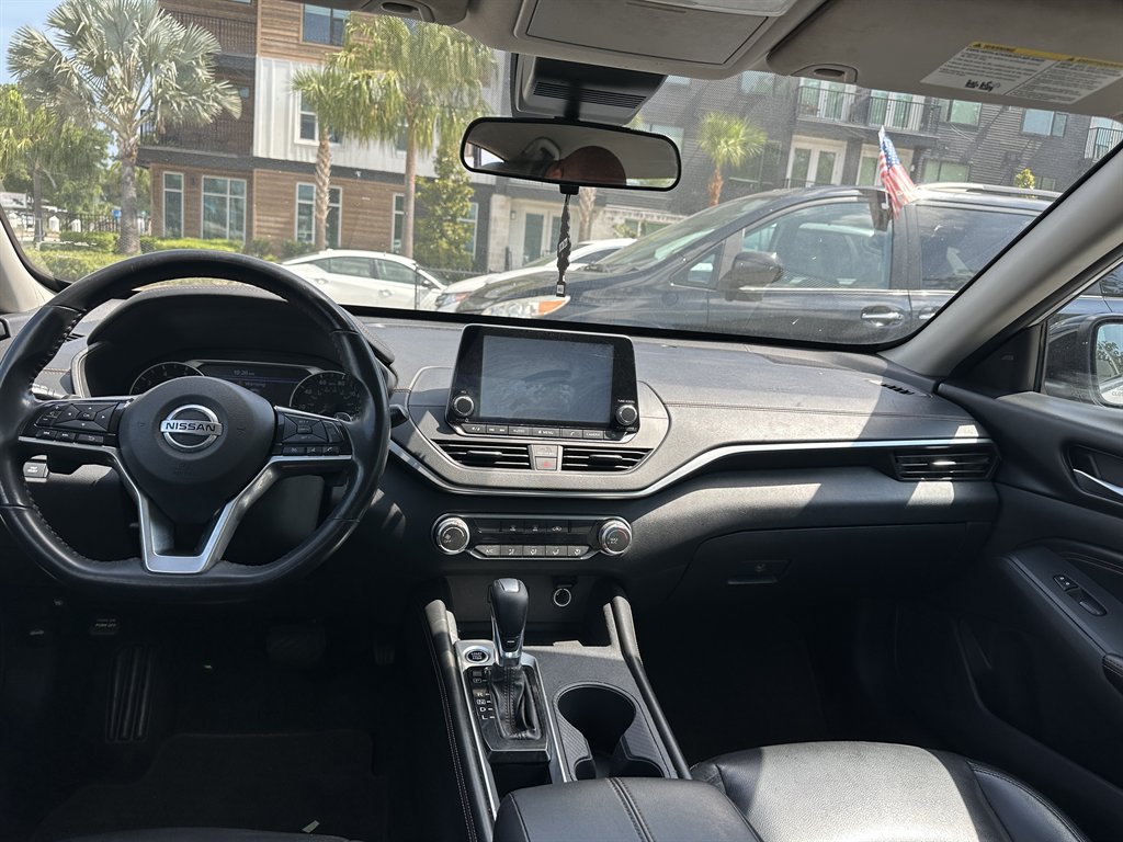 2021 Nissan Altima SR photo
