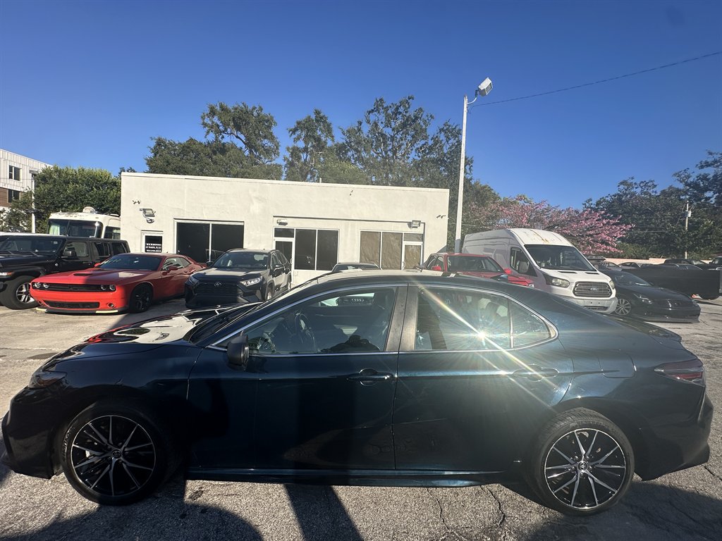 2021 Toyota Camry - $12,900