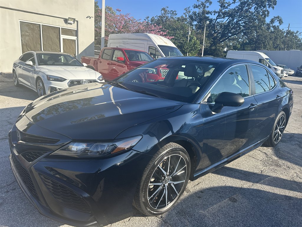 2021 Toyota Camry - $12,900