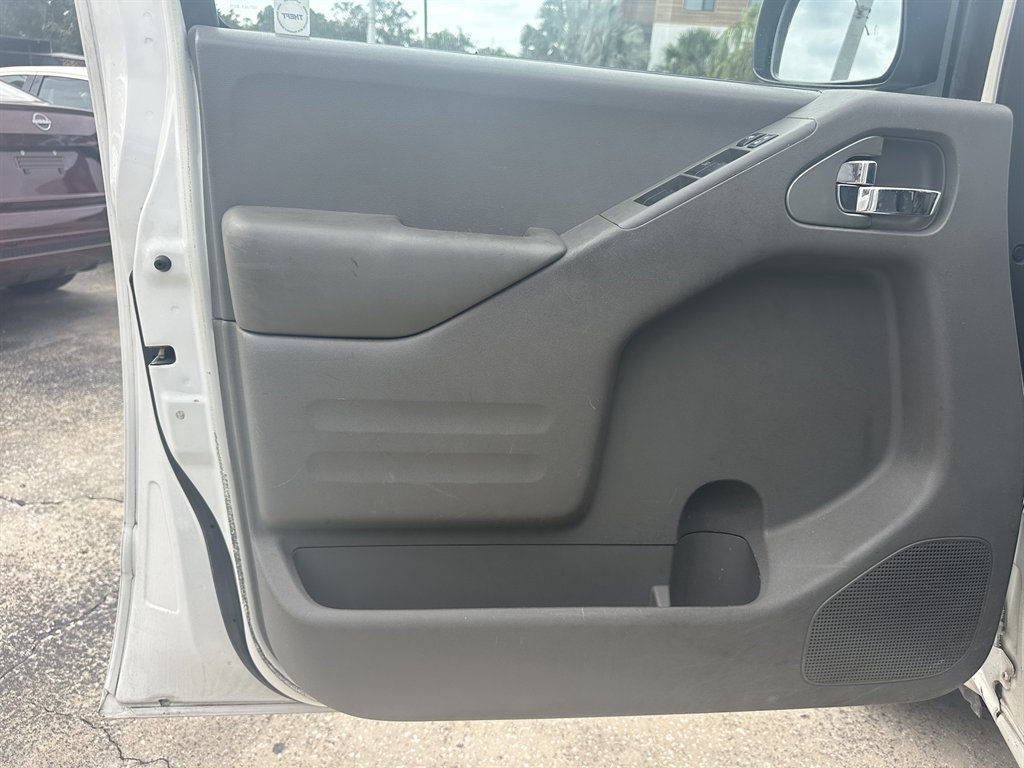 2015 Nissan Frontier - $10,900