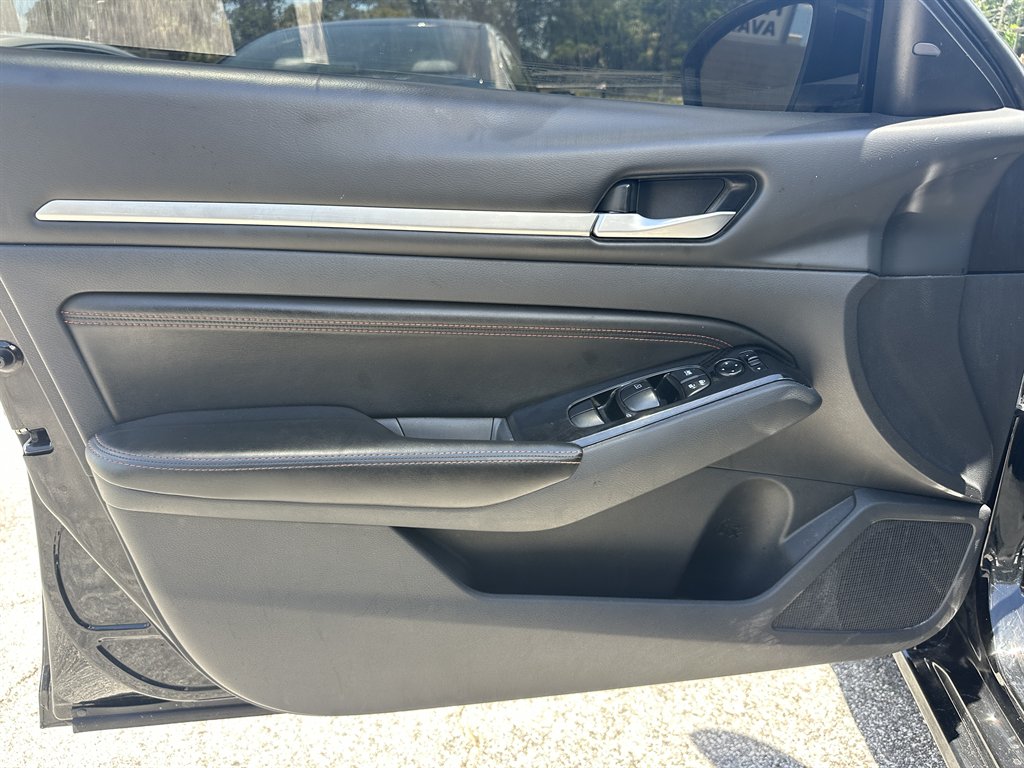 2023 Nissan Altima - $15,900