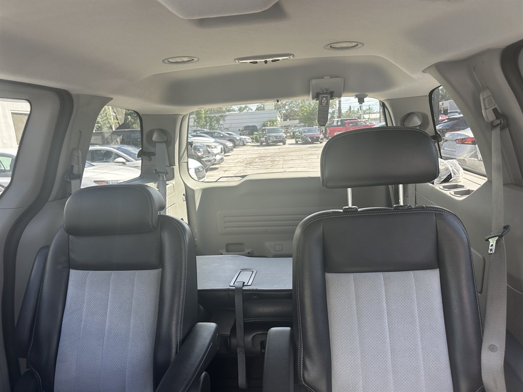 2005 Mercury Monterey - $3,900