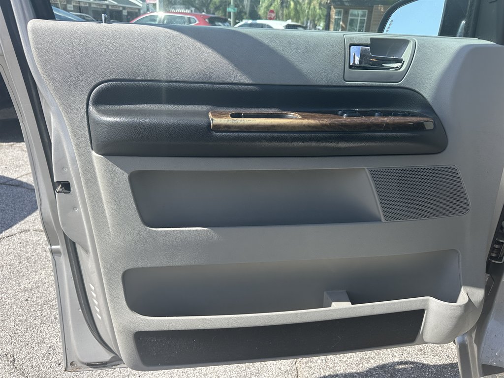 2005 Mercury Monterey - $3,900
