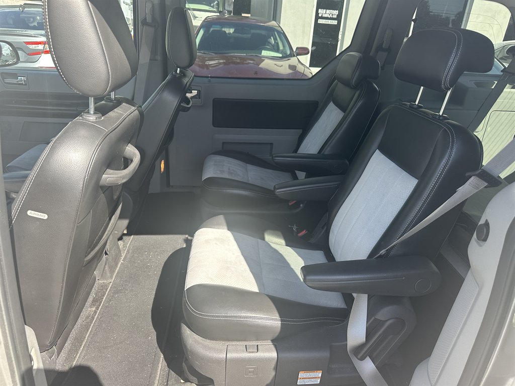 2005 Mercury Monterey - $3,900