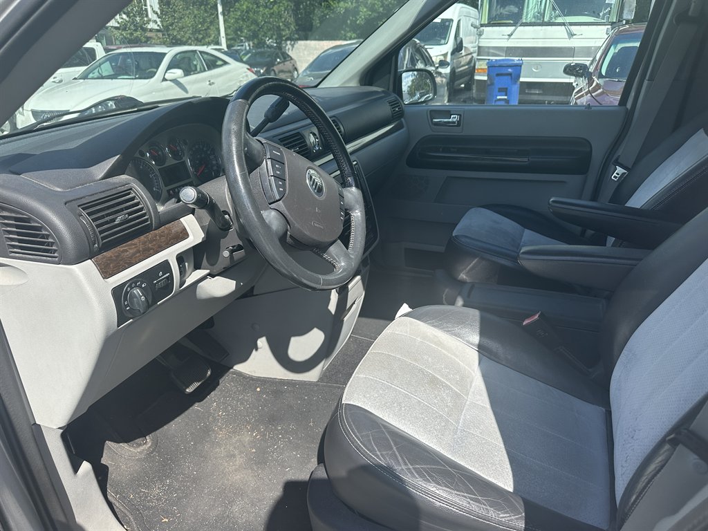 2005 Mercury Monterey - $3,900