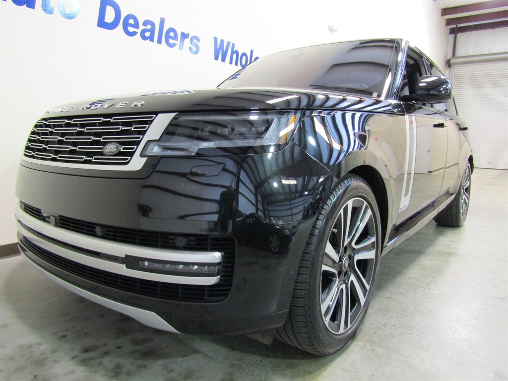 2023 Land Rover Range Rover - $136,900