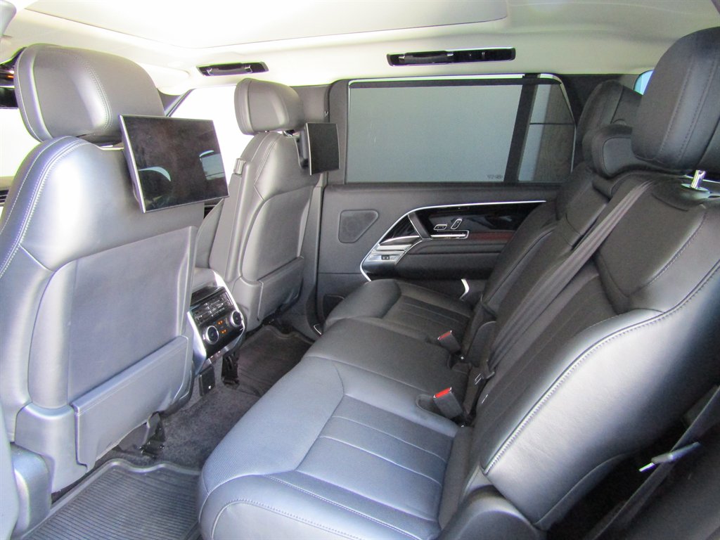 2023 Land Rover Range Rover - $136,900