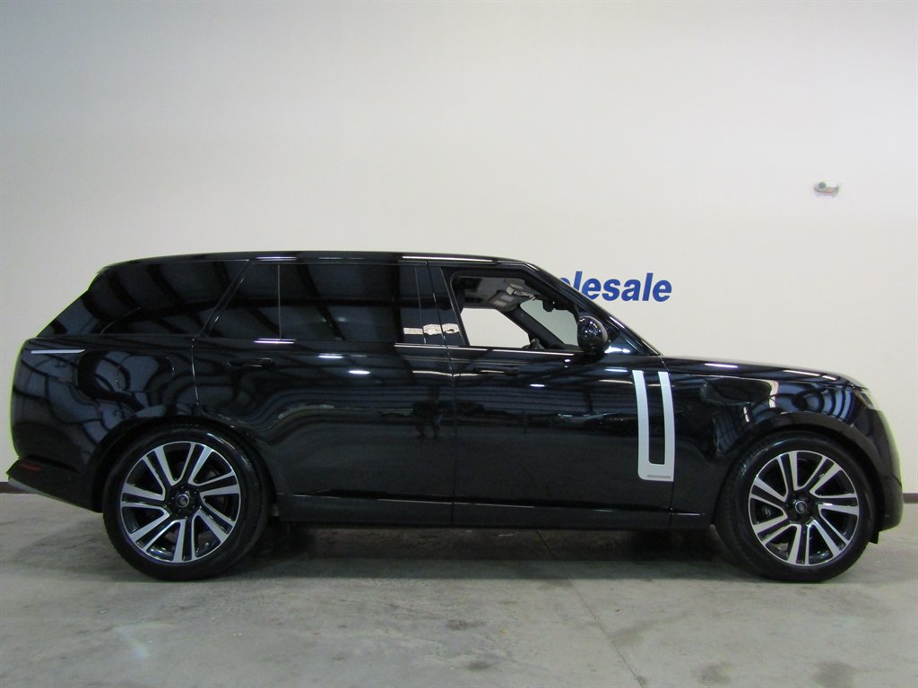 2023 Land Rover Range Rover - $136,900