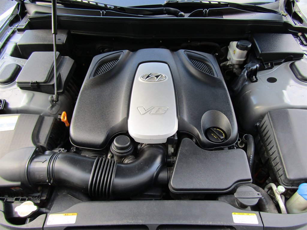 2011 Hyundai Genesis 4.6L V8 photo