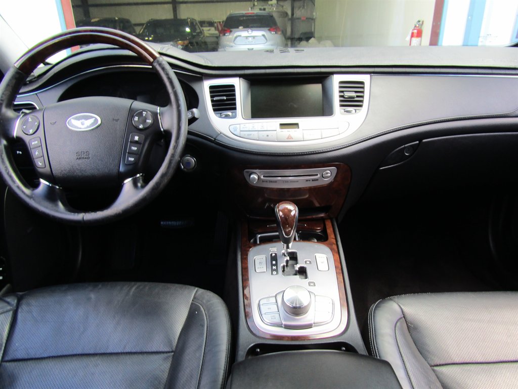 2011 Hyundai Genesis 4.6L V8 photo