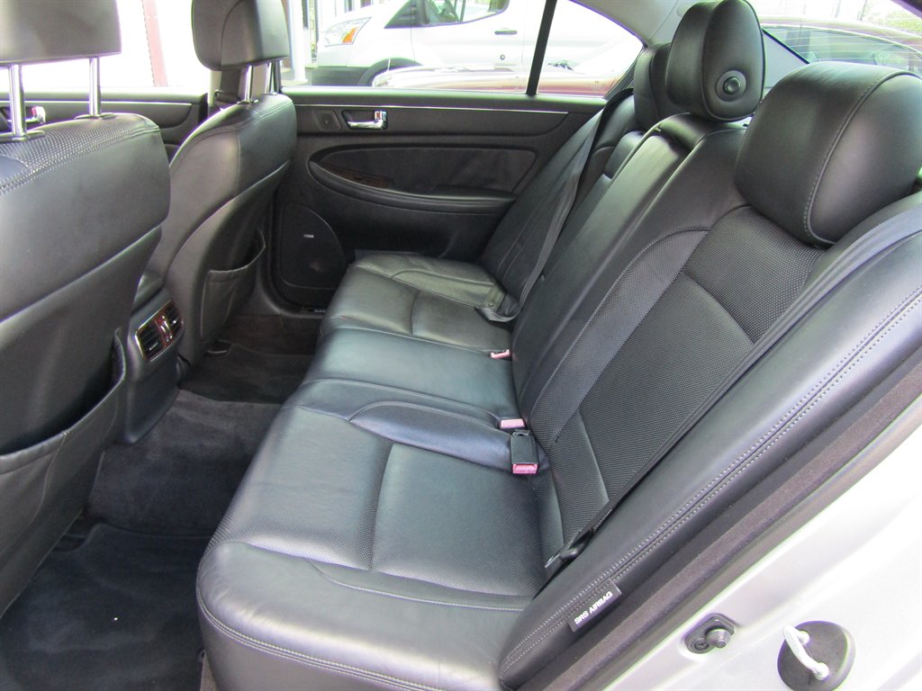 2011 Hyundai Genesis 4.6L V8 photo