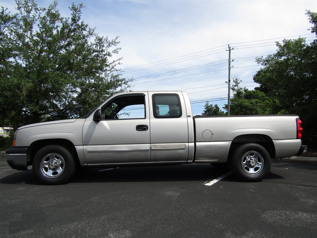 2004 Chevrolet Silverado - $8,900