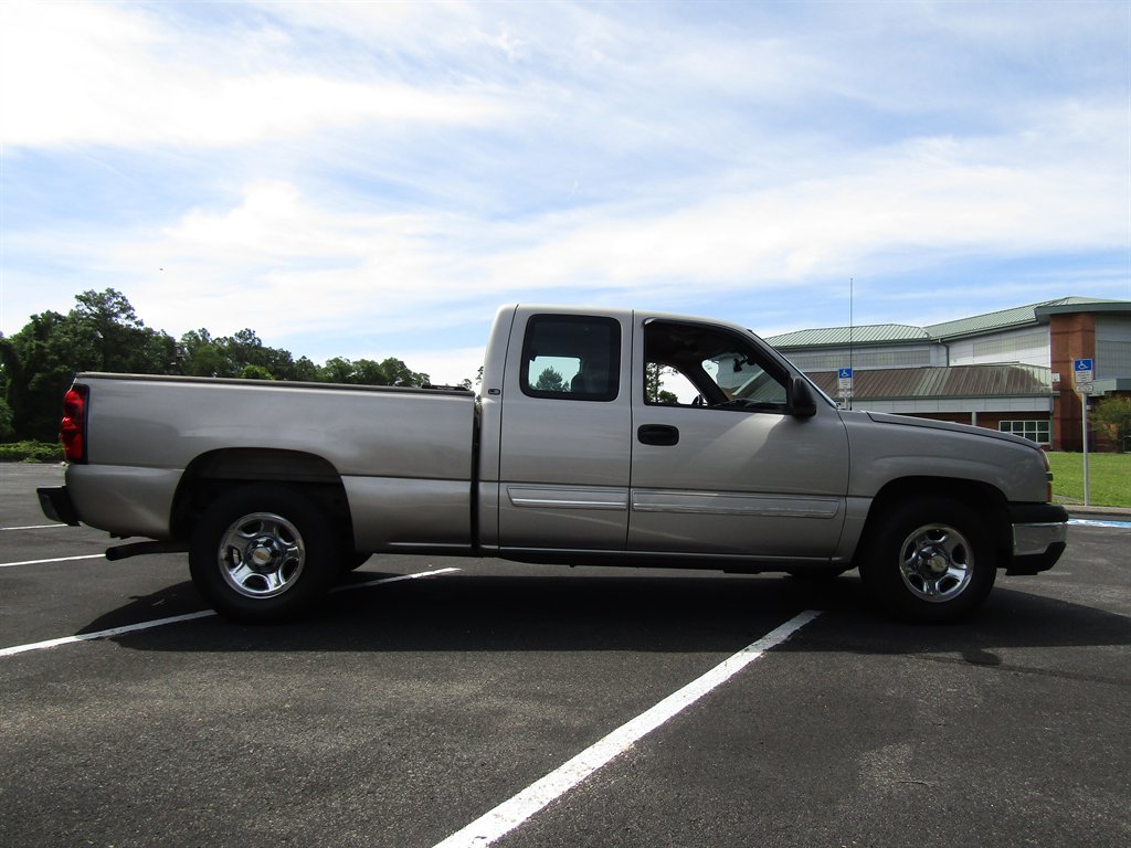 2004 Chevrolet Silverado - $8,900