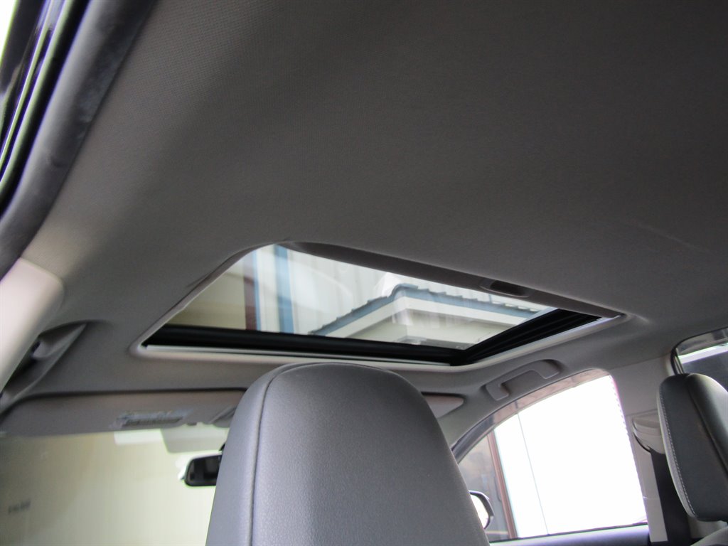 2015 Toyota RAV4 Limited photo