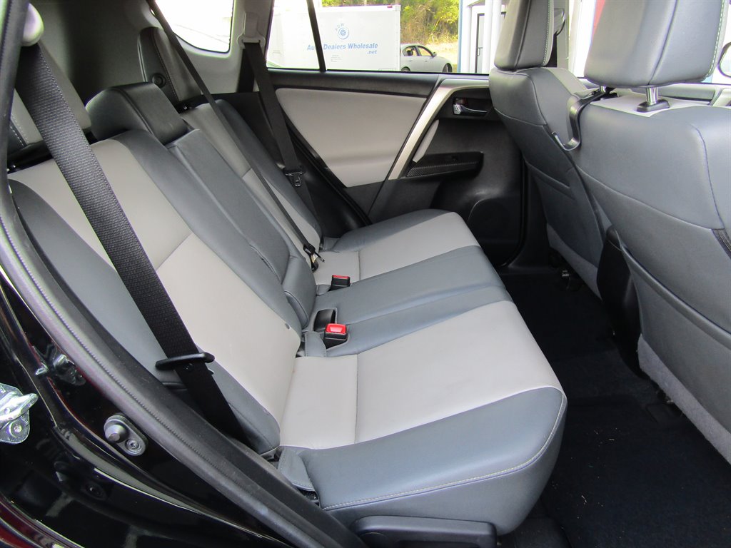 2015 Toyota RAV4 Limited photo