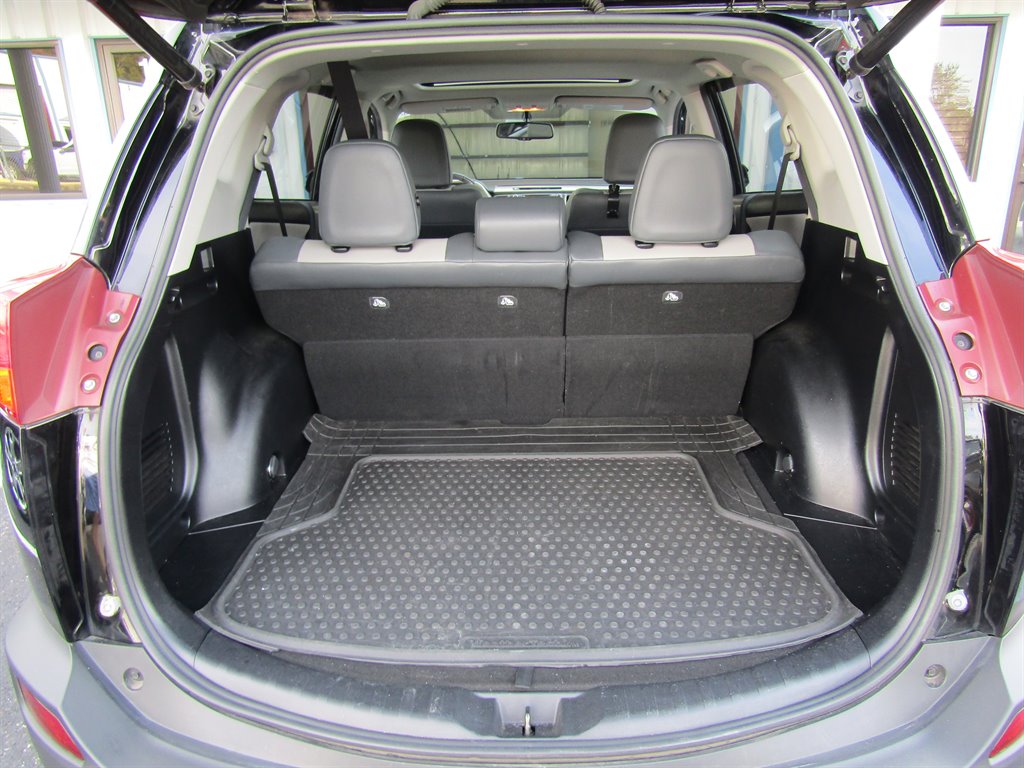 2015 Toyota RAV4 Limited photo