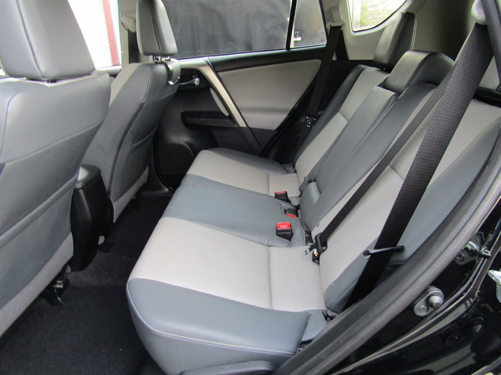 2015 Toyota RAV4 Limited photo