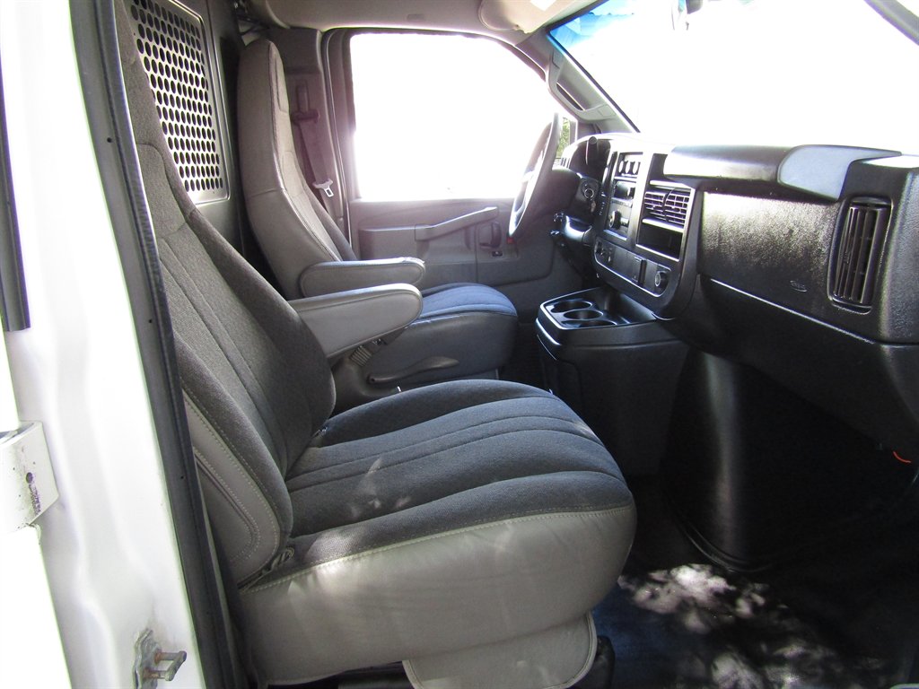 2019 Chevrolet Express - $10,900