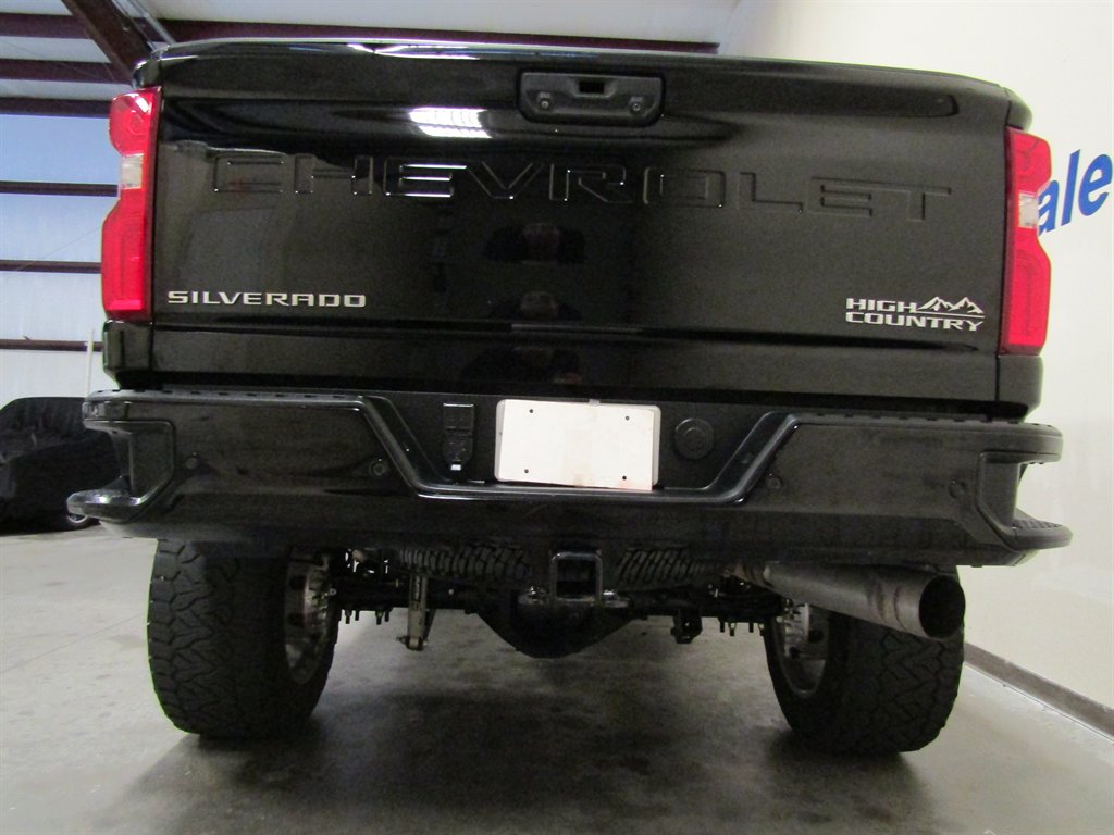 2021 Chevrolet Silverado 2500 High Country photo