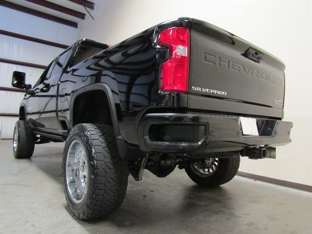 2021 Chevrolet Silverado 2500 High Country photo