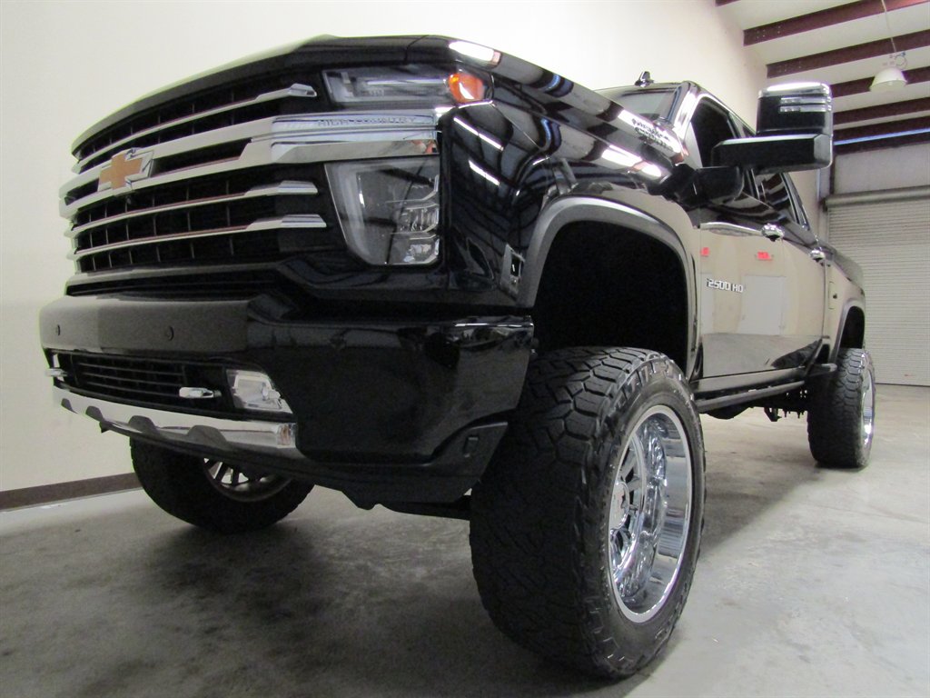 2021 Chevrolet Silverado 2500 High Country photo