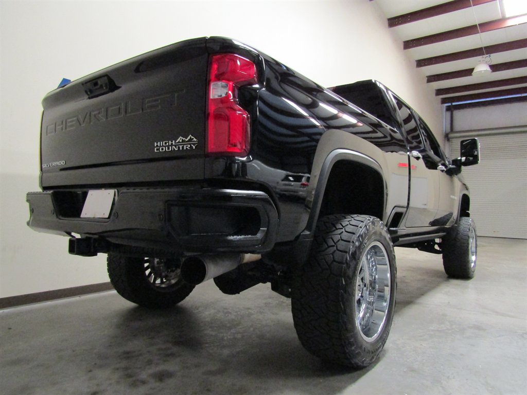 2021 Chevrolet Silverado 2500 High Country photo