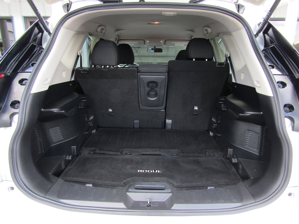 2017 Nissan Rogue - $11,900