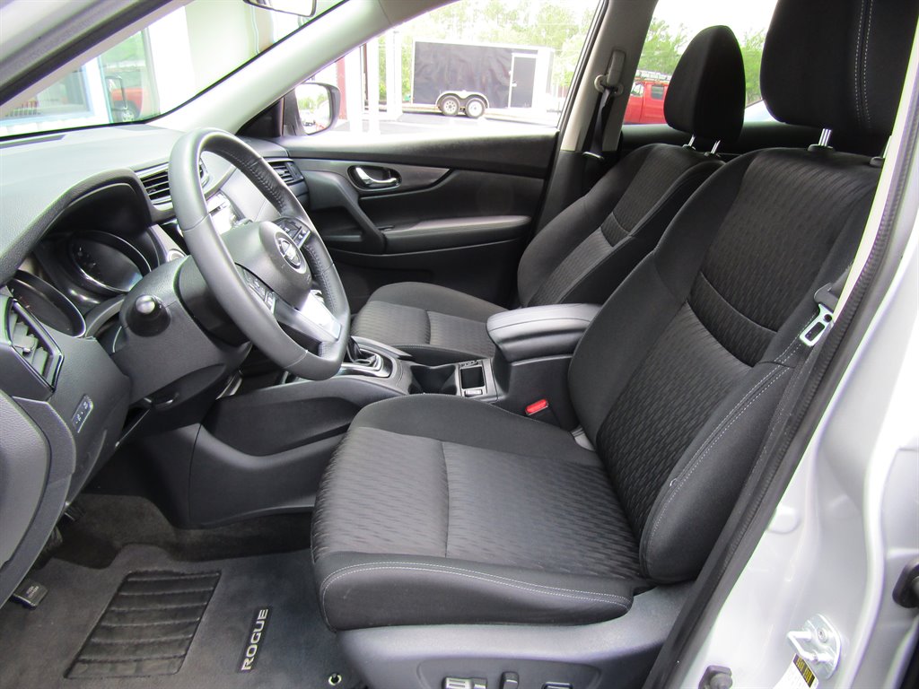 2017 Nissan Rogue - $11,900