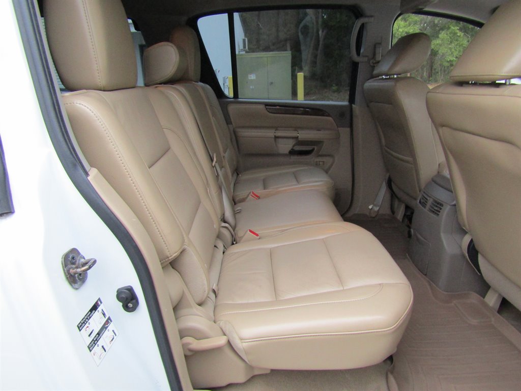 2013 Nissan Armada SV photo