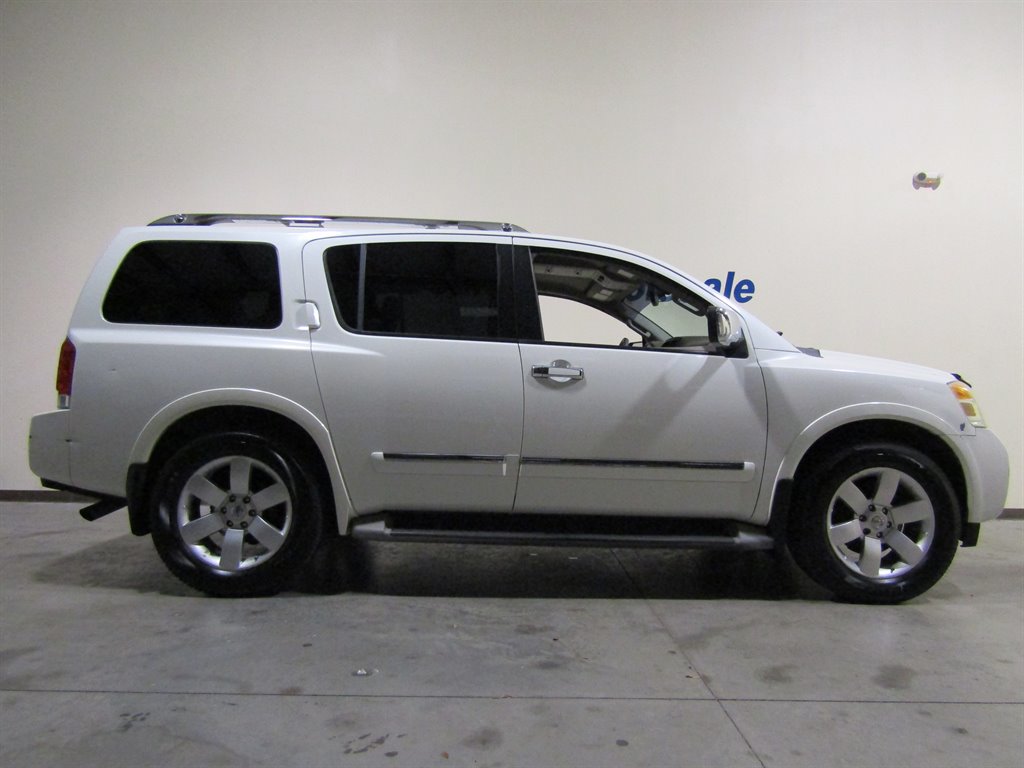 2013 Nissan Armada SV photo