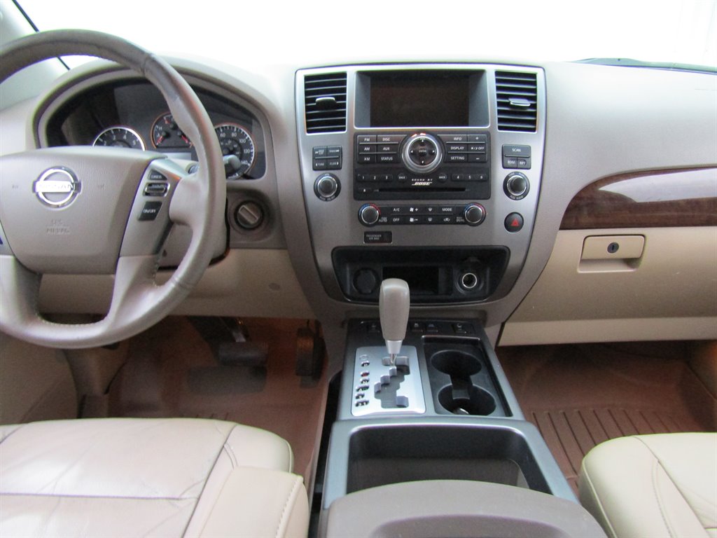2013 Nissan Armada SV photo