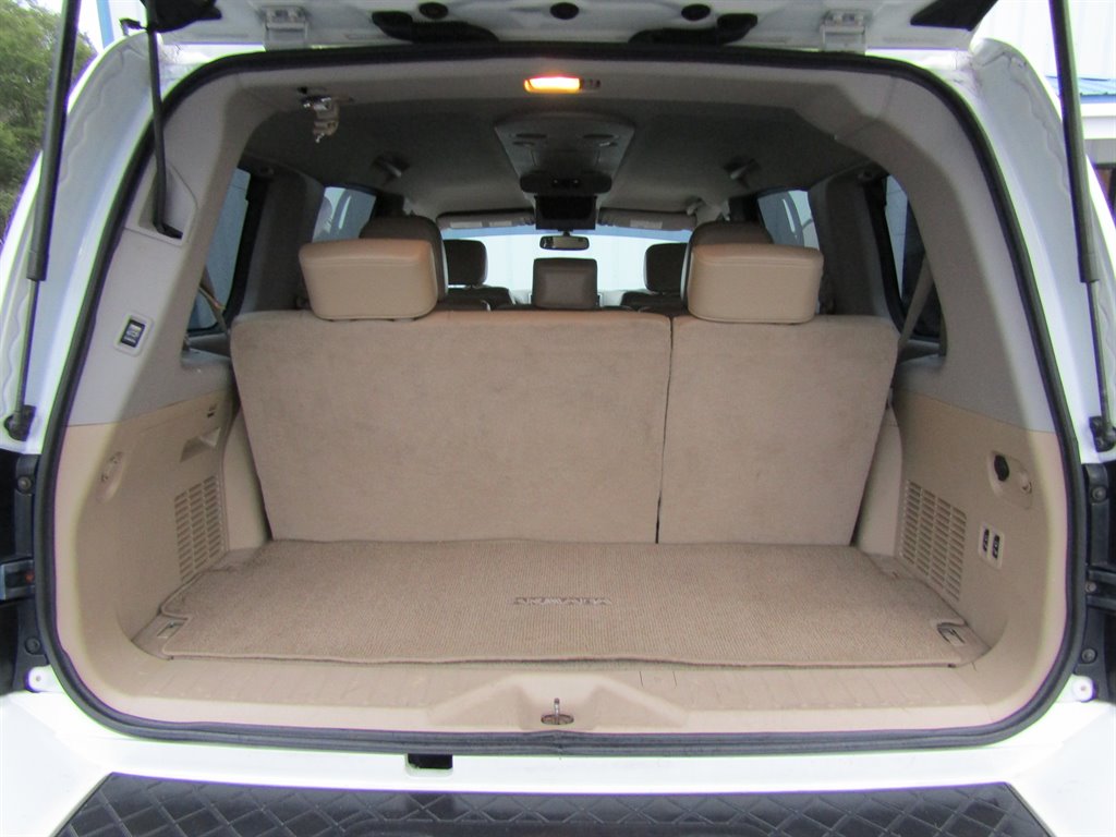 2013 Nissan Armada SV photo