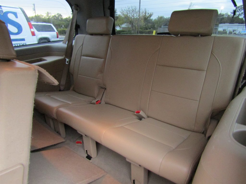 2013 Nissan Armada SV photo