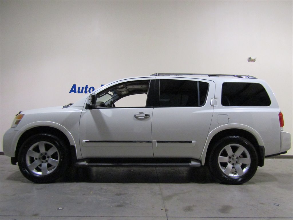 2013 Nissan Armada SV photo