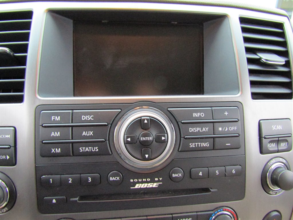 2013 Nissan Armada SV photo
