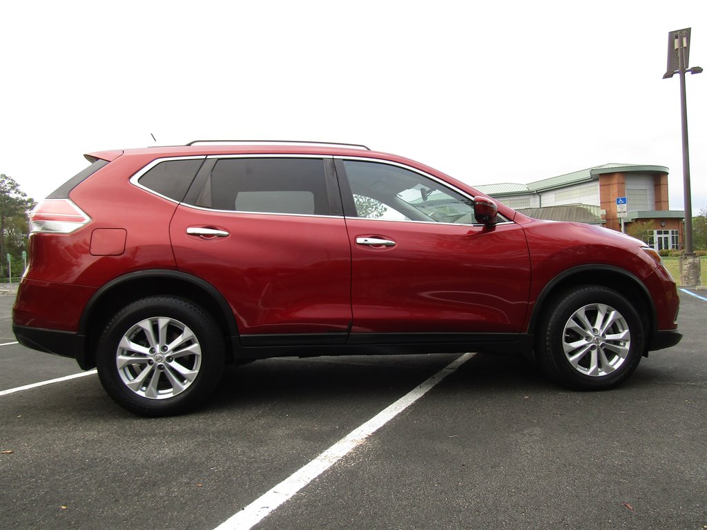 2016 Nissan Rogue - $9,900