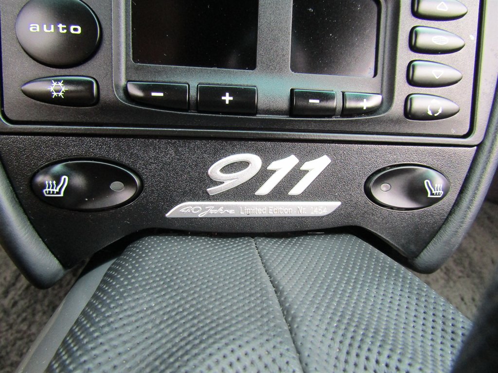 2004 Porsche 911 Carrera photo