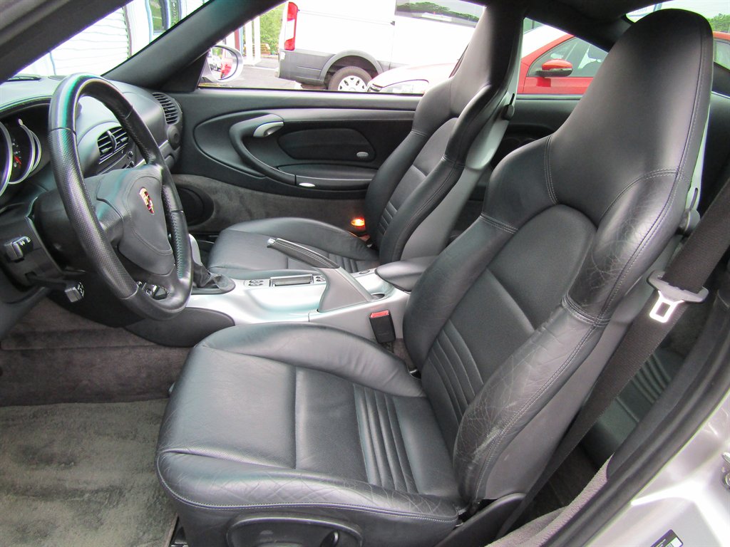 2004 Porsche 911 Carrera photo