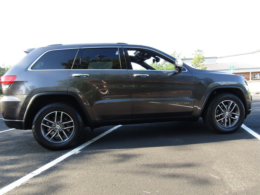 2017 Jeep Cherokee - $9,900