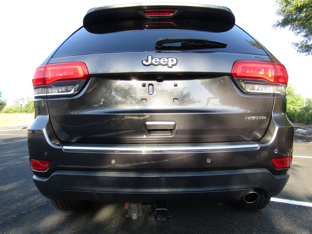 2017 Jeep Cherokee - $9,900