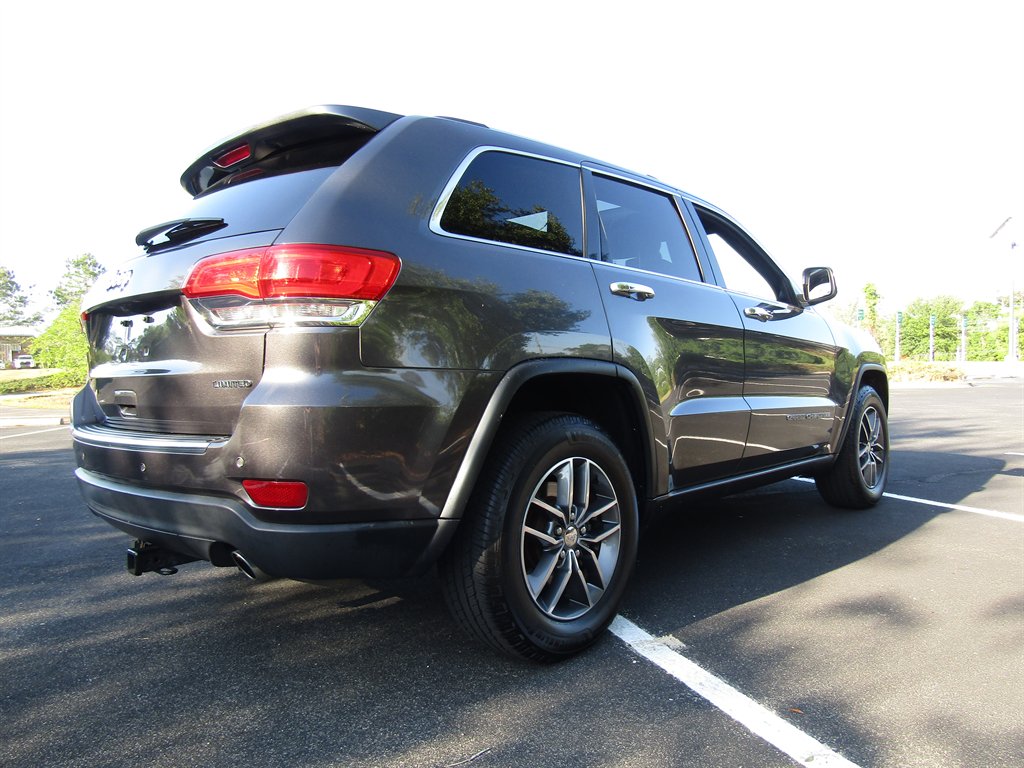 2017 Jeep Cherokee - $9,900