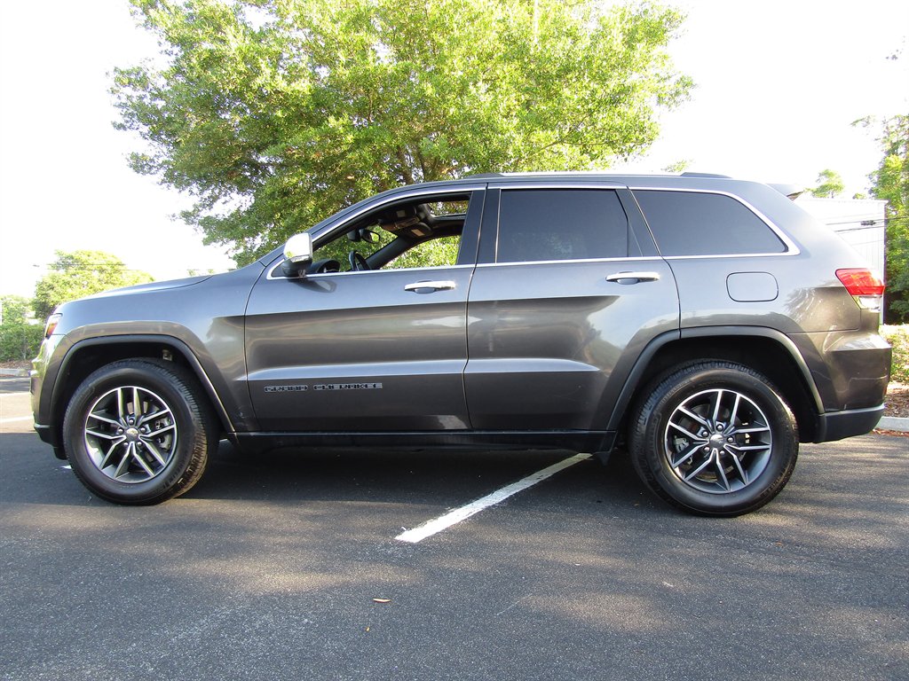 2017 Jeep Cherokee - $9,900