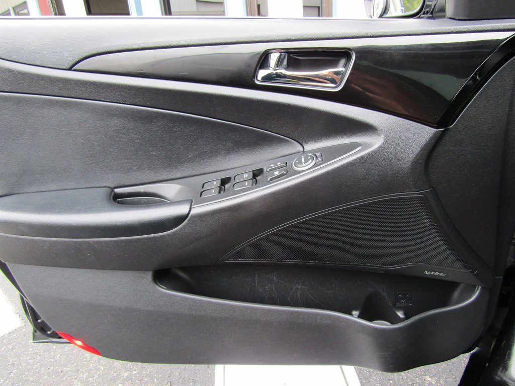 2013 Hyundai Sonata SE photo