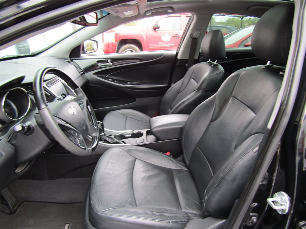 2013 Hyundai Sonata SE photo