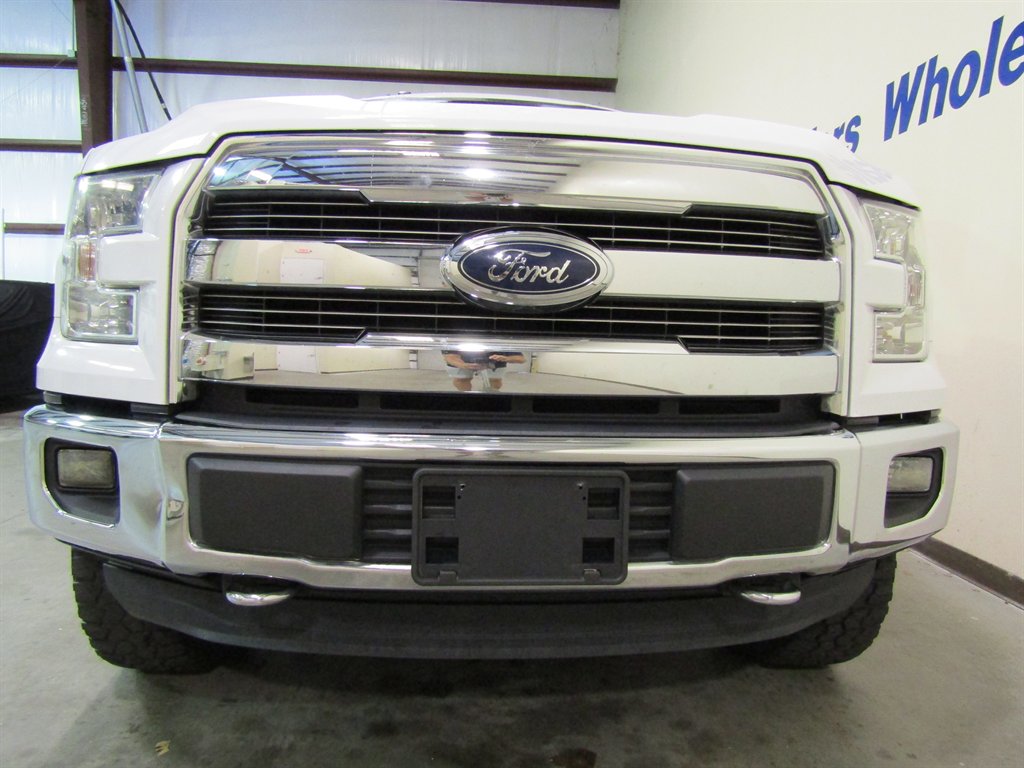 2016 Ford F150 Lariat photo