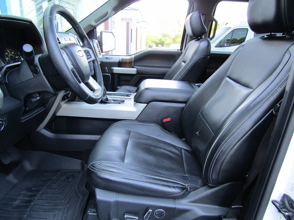 2016 Ford F150 Lariat photo