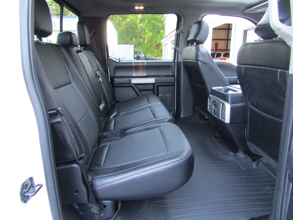 2016 Ford F150 Lariat photo