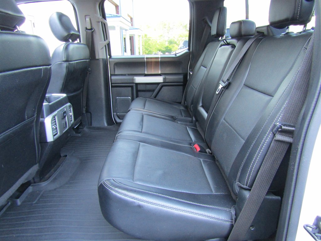 2016 Ford F150 Lariat photo