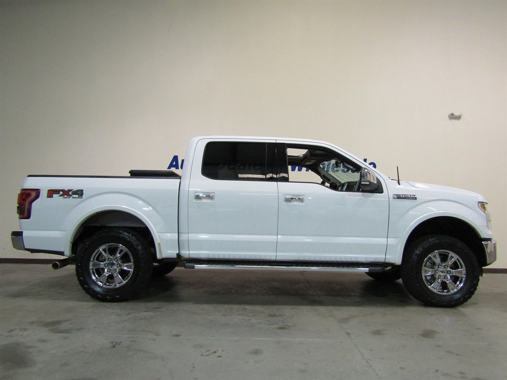 2016 Ford F150 Lariat photo