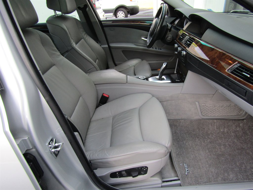 2008 BMW 5-Series 535i photo